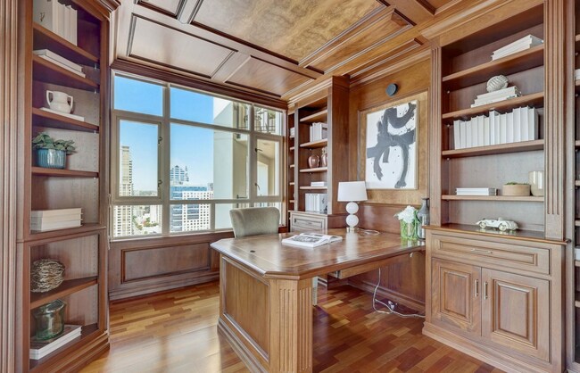 Building Photo - 700 W Harbor Dr