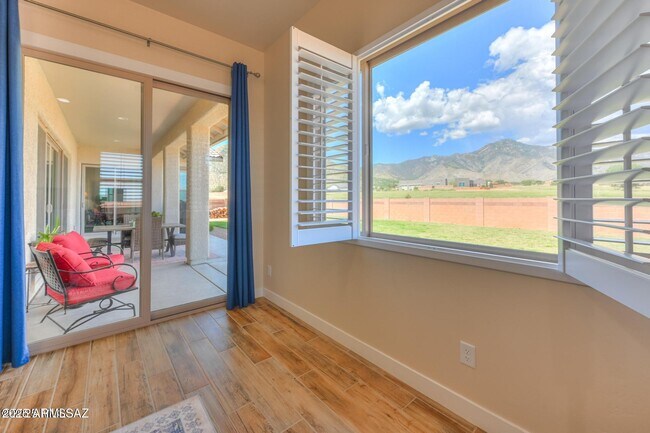 Building Photo - 6321 Oak Ln