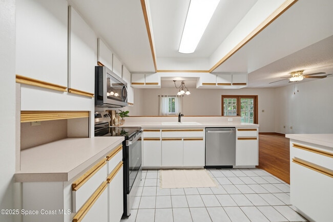 Building Photo - 2108 Rosewood Dr