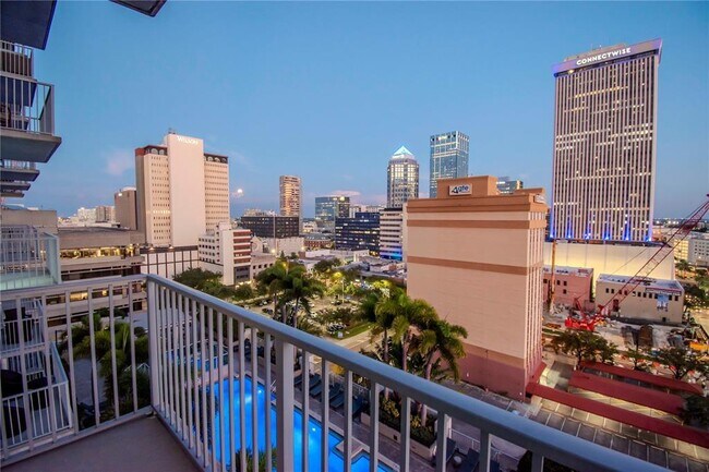 Building Photo - 777 N Ashley Dr