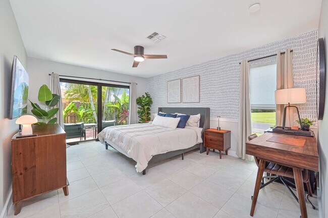 Building Photo - 6386 Royal Woods Dr