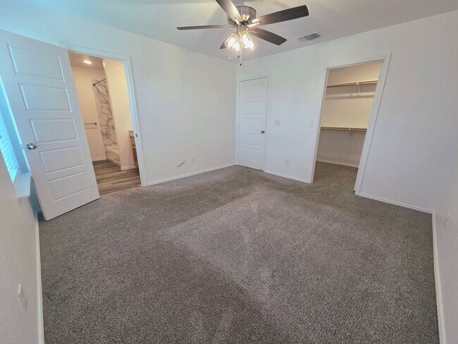 Building Photo - AVAILABLE SOON! (SECTION 8 ACCEPTED)
