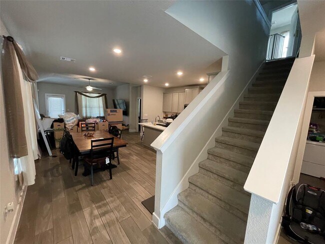 Building Photo - 8412 Cottage Rose Dr