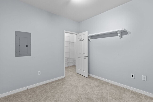 Building Photo - For Rent in Norfolk!