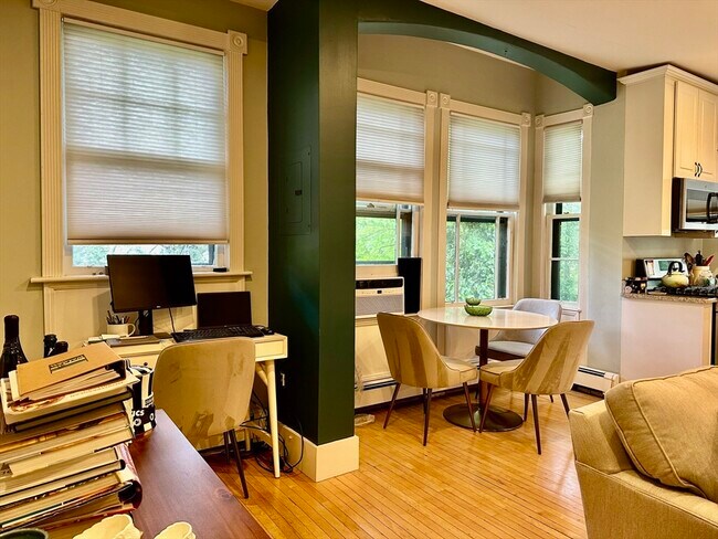 Building Photo - 49 Grove St