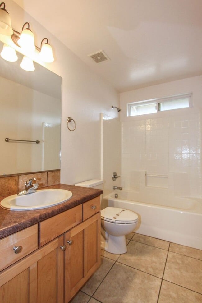 Building Photo - 13011 E Cobb Ct