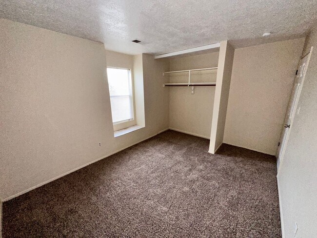 Building Photo - 3 Bedroom 2 Bathroom with 2 Car Garage