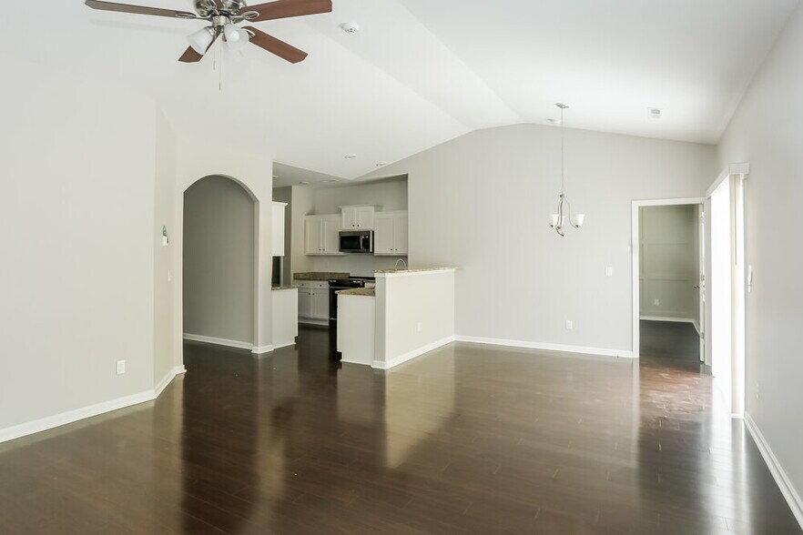 Building Photo - 7609 Malden Park Dr