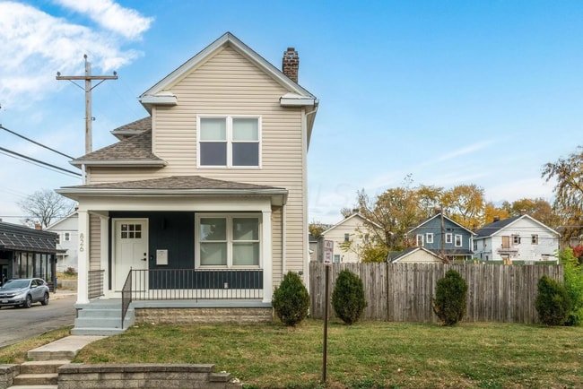 Primary Photo - Elegant 3 Bed / 1.5 Bath Renovated Home in...