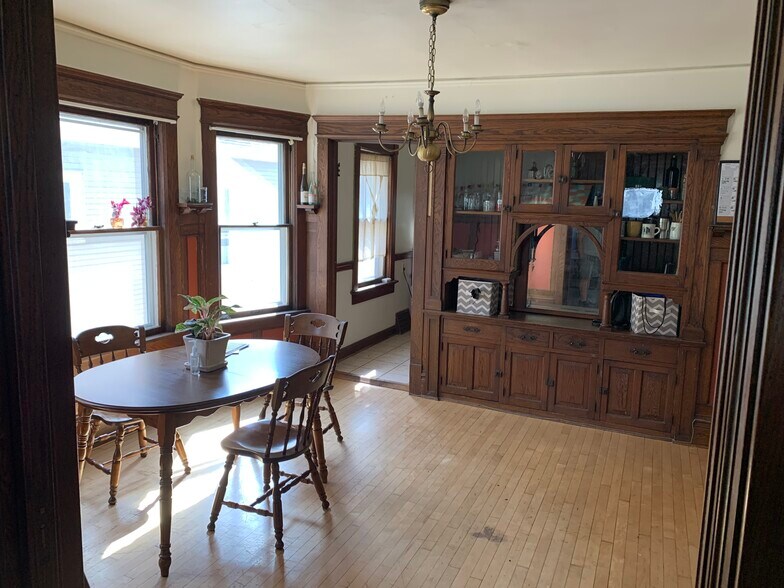 Building Photo - 2831 N Frederick Ave