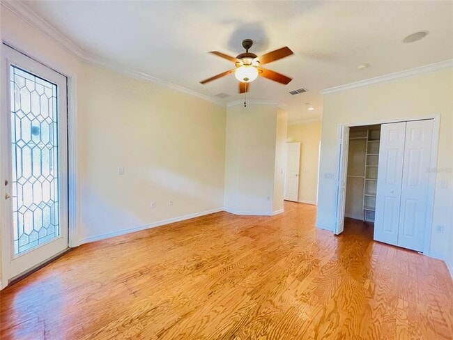 Building Photo - 935 Lascala Dr