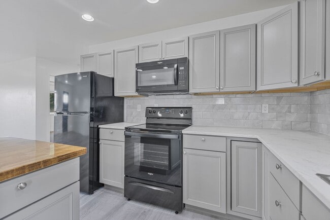Building Photo - COUNTRY CHARMER 3 BED 2 BATH HOME IN CHESTER