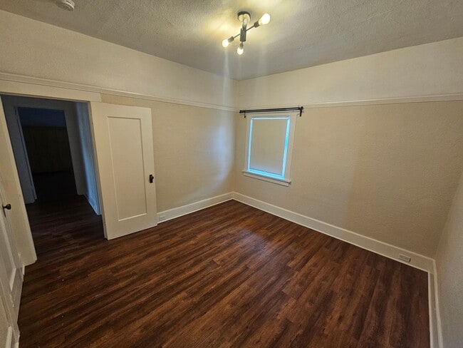 Building Photo - San Leandro Home w/ In-Law Unit: Perfect f...