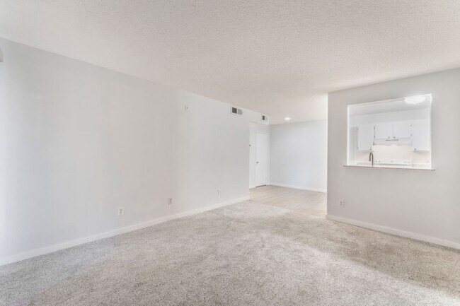 Building Photo - 230 Mission Newport Ln