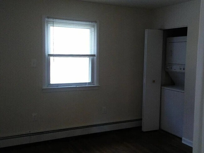 Building Photo - 8089 Beaver Creek Dr