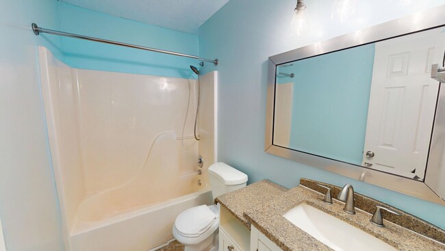 Building Photo - Lovely 3/2 in the Heart of Millbrook