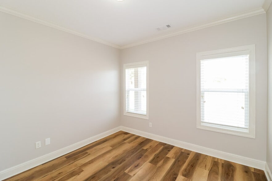Building Photo - 2898 Ainsworth Ln