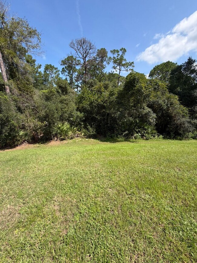 Building Photo - 801 Baylor Dr