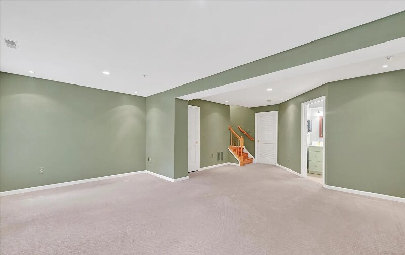 Building Photo - 9855 Sherwood Farm Rd