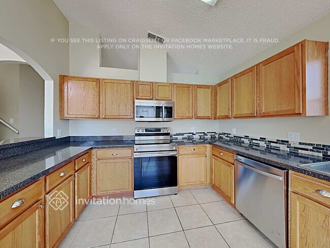 Building Photo - 142 Southampton Dr