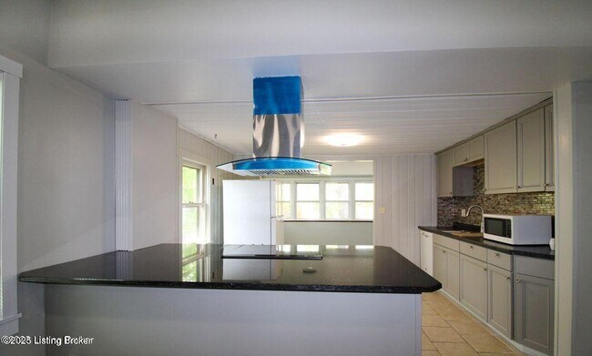 Building Photo - 4608 Cliff Ave