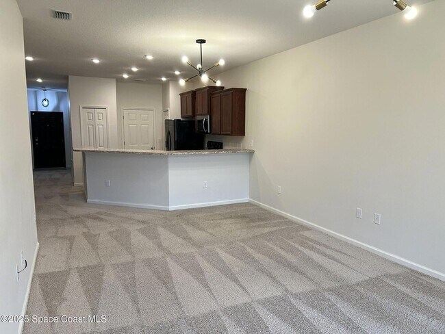 Building Photo - 620 Remington Green Dr SE