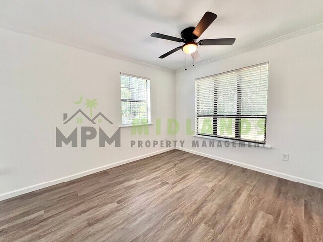 Building Photo - 746 Madera Rd