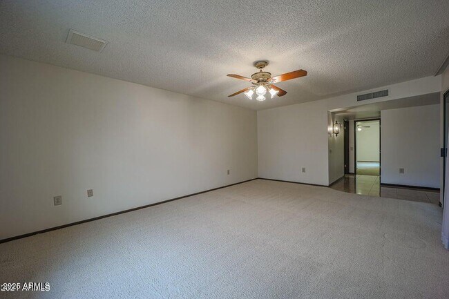 Building Photo - 13135 W Castlebar Dr