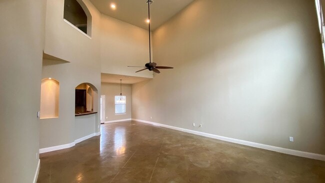 Building Photo - 3132 Stallion Dr