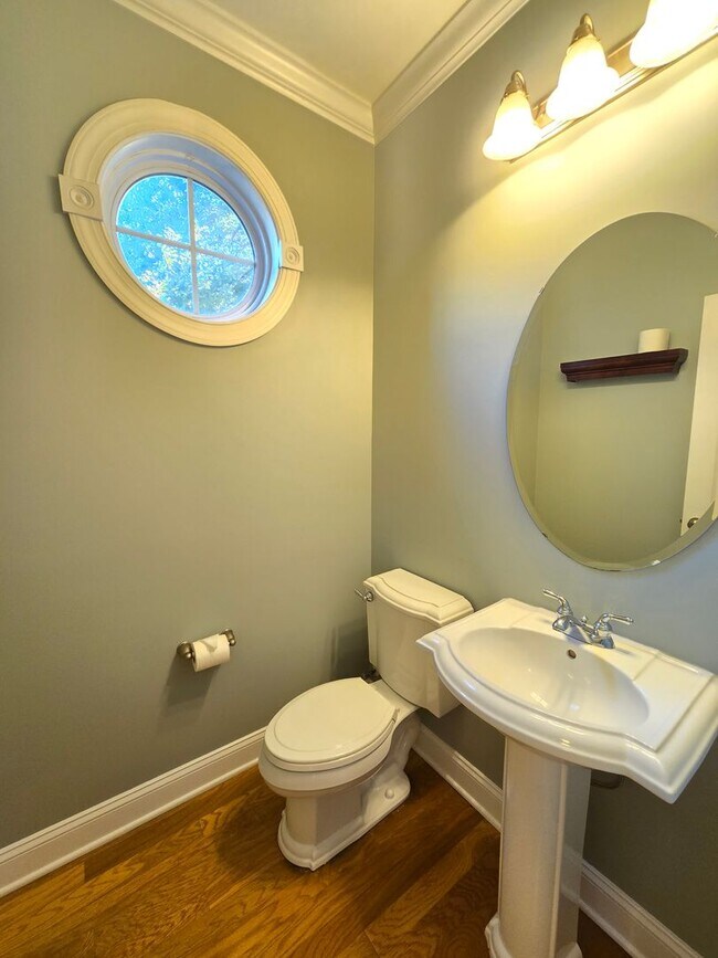 Building Photo - TOWNHOMES AT HOLLY GLEN - Gorgeous townhom...