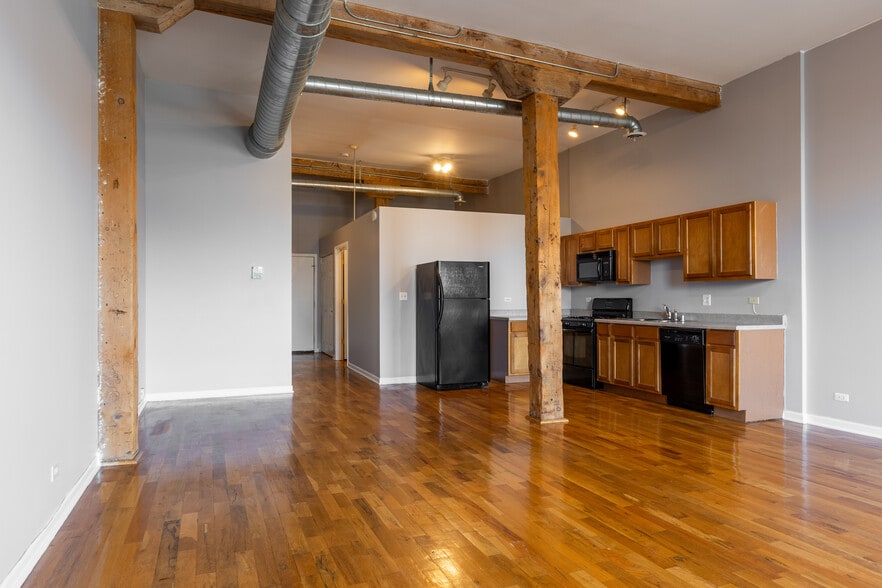 Building Photo - 1820 S Bishop St