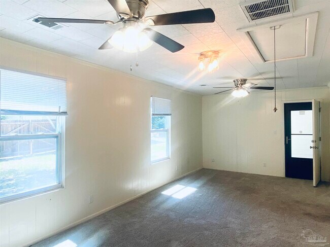 Building Photo - 2315 Reva Cir