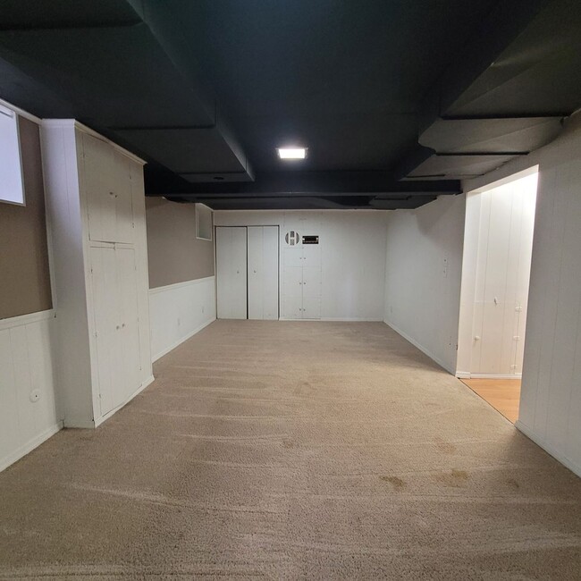 Building Photo - Upper St. Clair 4 Bedroom Home - In ground...