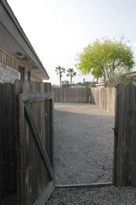 Building Photo - 14905 Dasmarinas Dr