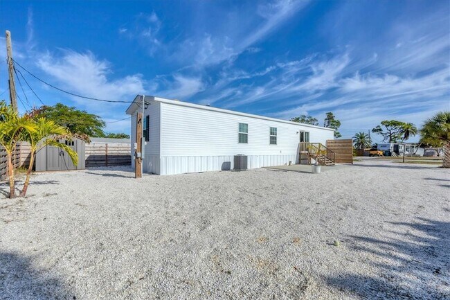 Building Photo - 3230 Smith St