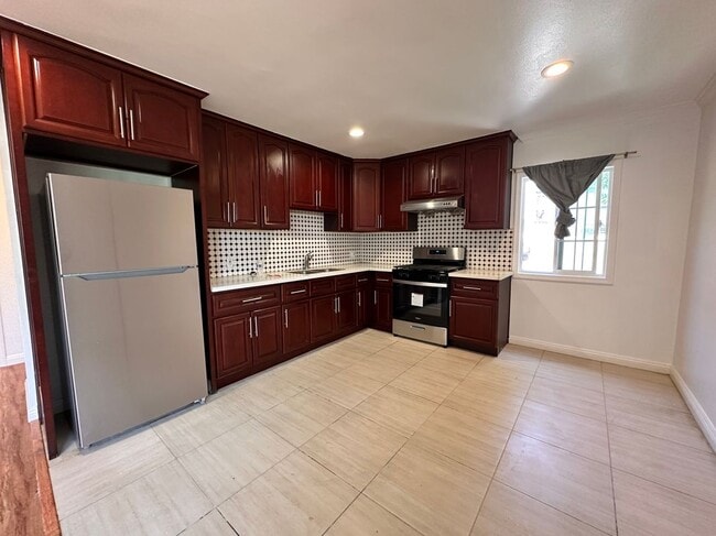 Primary Photo - 5209 Navarro St
