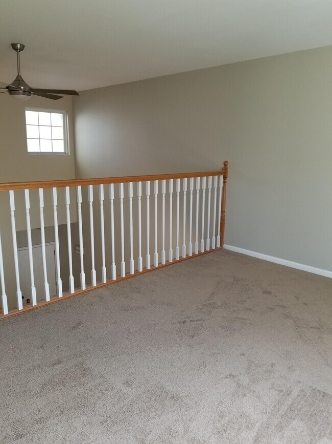 Building Photo - 301 Robin Glen Ln