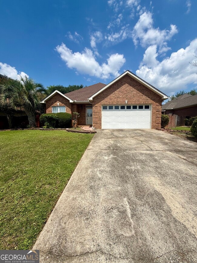 Building Photo - 213 Carrington Ln