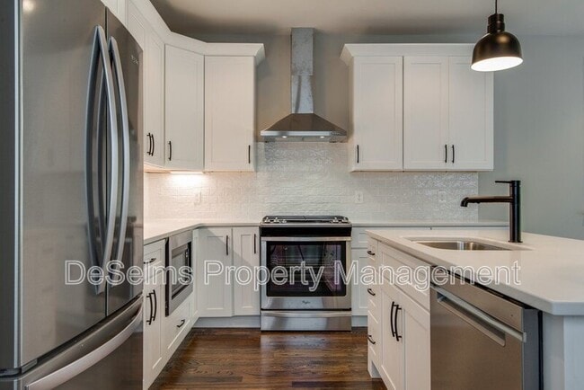Building Photo - 2221B Winford Ave