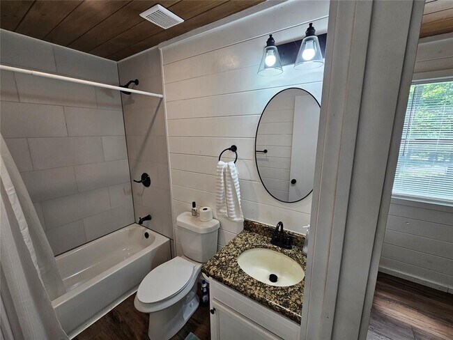 Building Photo - 158 Lionfish Rd