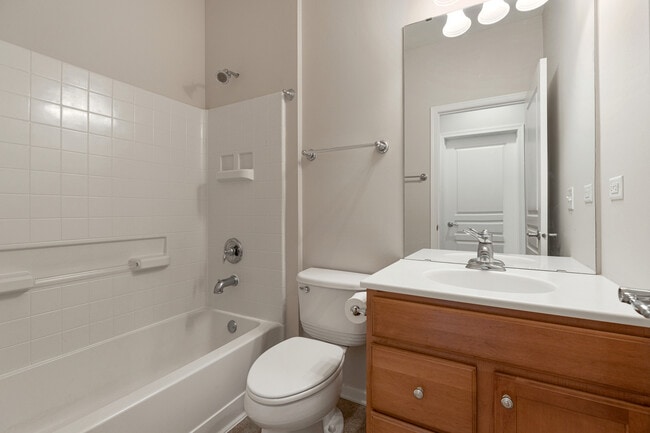 Building Photo - 13260 Red Alder Ave