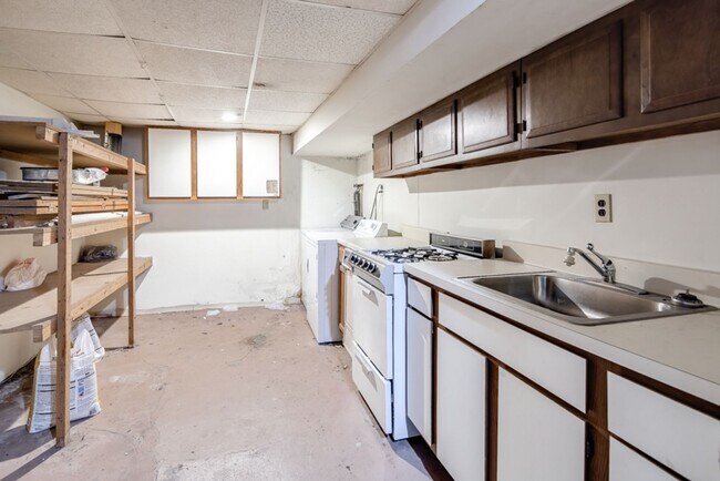 Building Photo - Three Bed Point Breeze Townhome