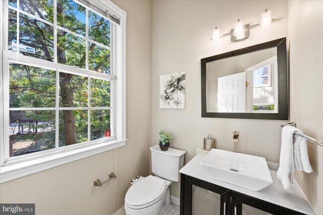 Building Photo - 13438 Burrough Farm Dr