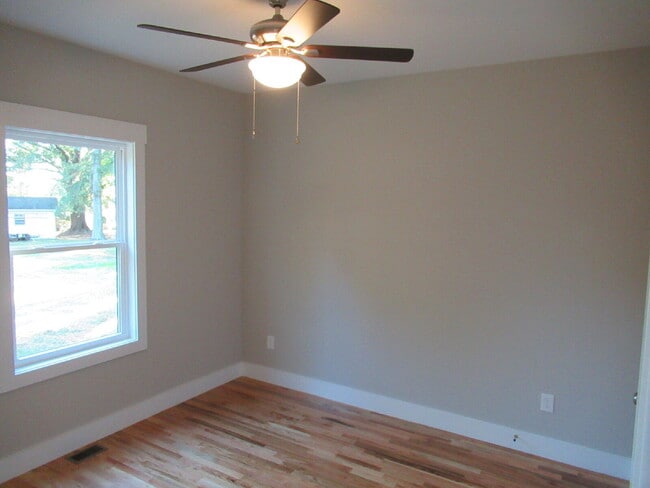 Building Photo - Beautiful New  – 3 Bedroom, 2 Bath Home in...