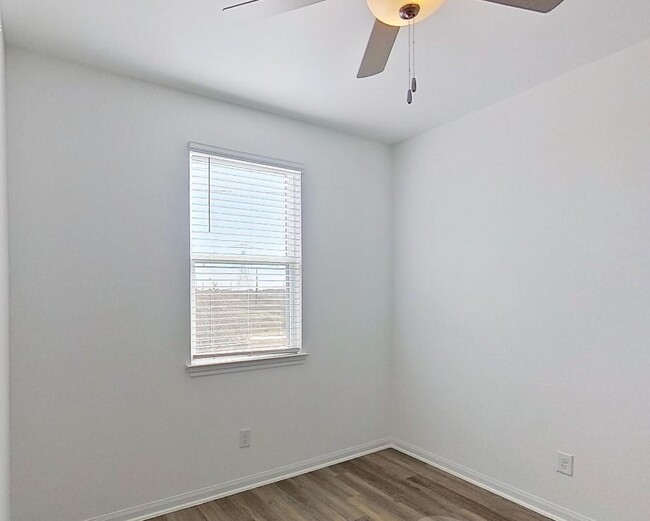 Building Photo - 22700 Elyson Falls Dr