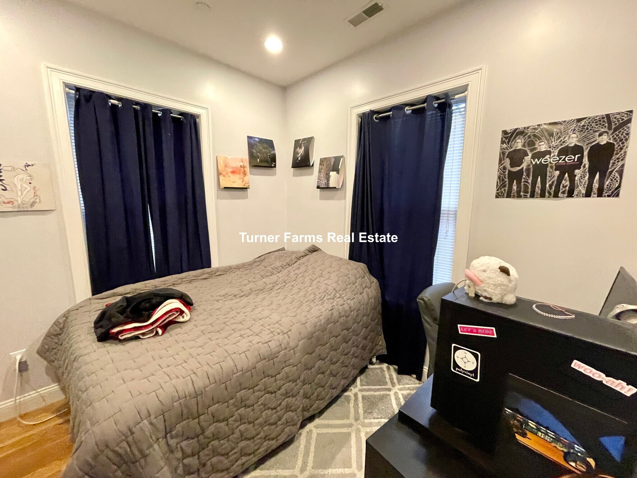 Building Photo - 721 Parker St