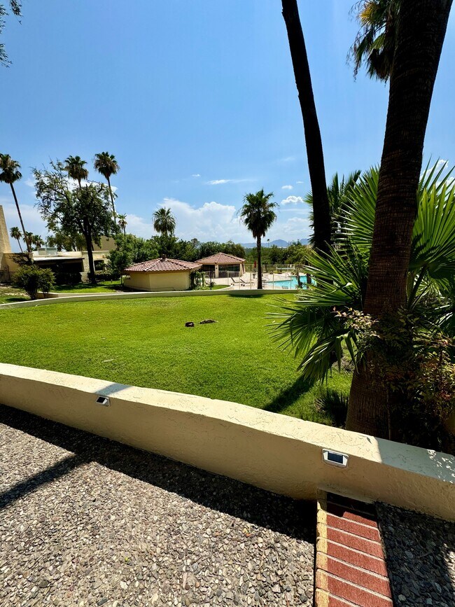 Building Photo - 650 E Camino Alteza