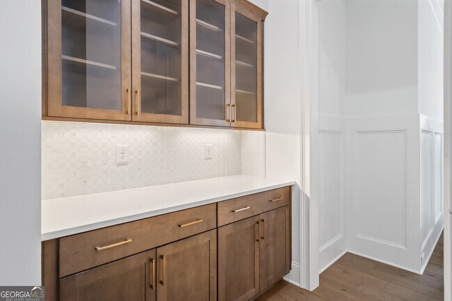 Building Photo - 2045 Kent Ct