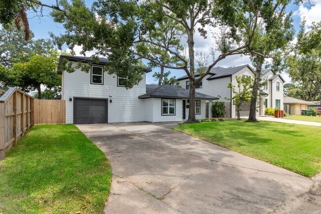Building Photo - 7414 Janak Dr