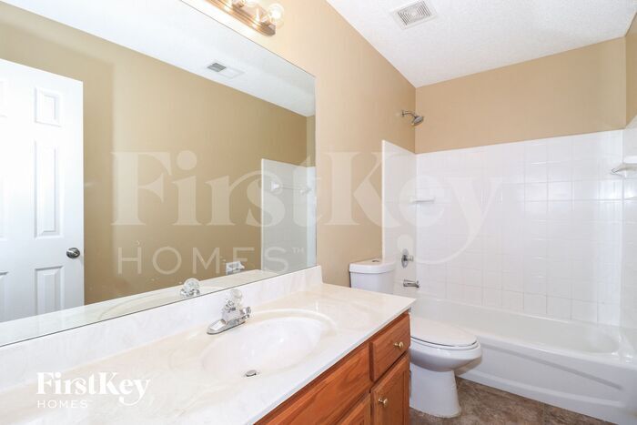 Building Photo - 9330 Sarsen Dr